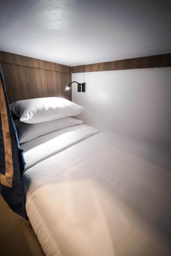 Unwnd Boutique Hotel Makati Макати Экстерьер фото