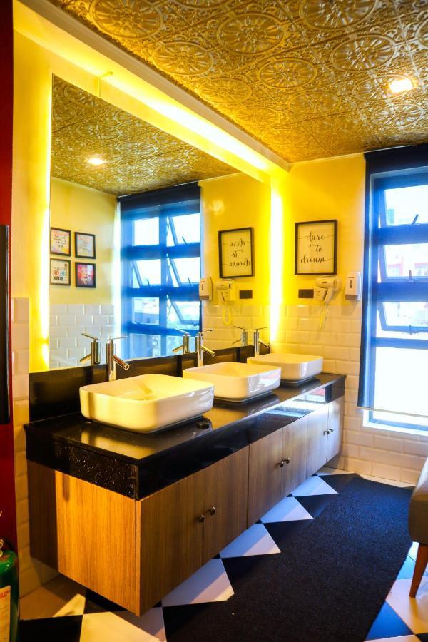 Unwnd Boutique Hotel Makati Макати Экстерьер фото