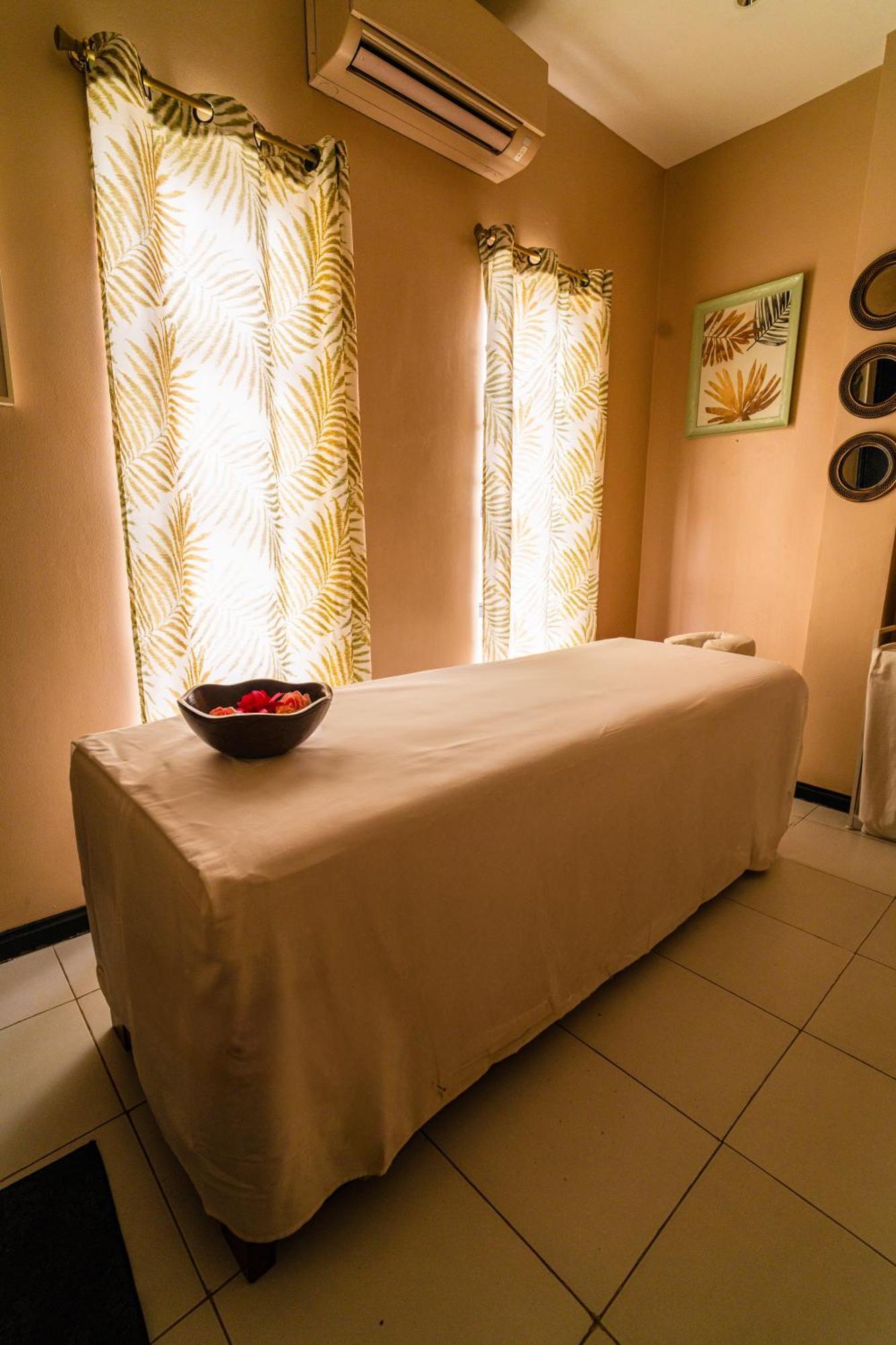 Unwnd Boutique Hotel Makati Макати Экстерьер фото